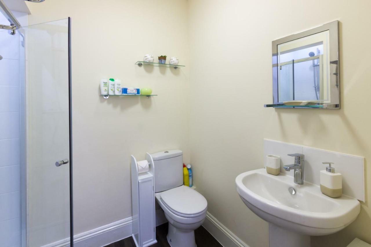 Prince Apartments *